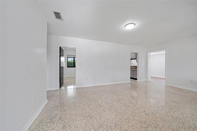 Photo - Southeast 9th Court, Hialeah, FL 33010 - 3...