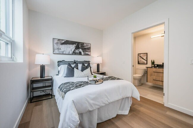 Photo - Stride on Union