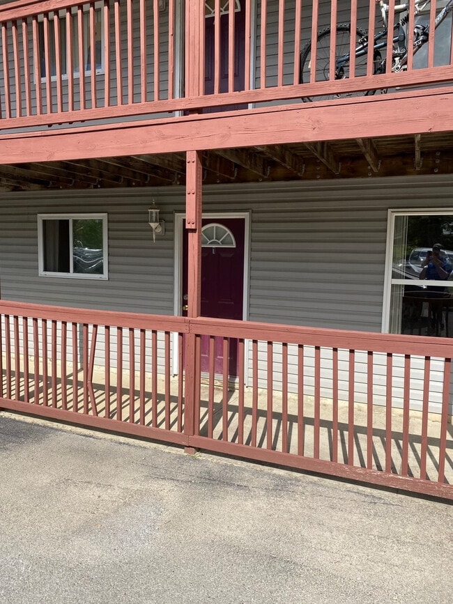 Photo - 321 E Mill St