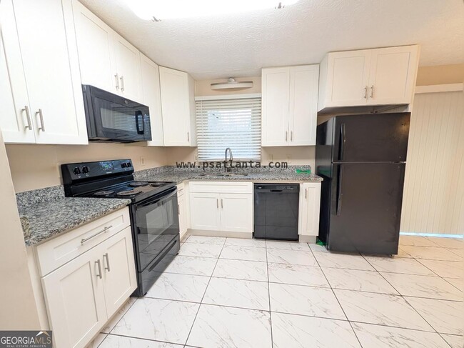 Photo - 525 Cedar Wood Ct SW