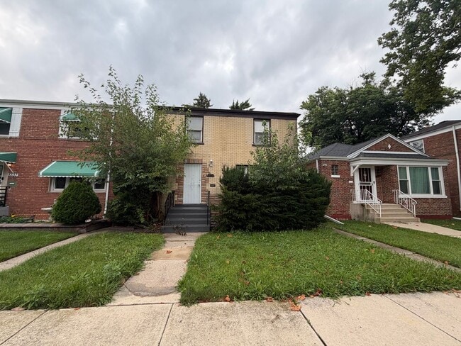 Building Photo - 8339 S Hamilton Ave