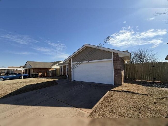 Photo - 1720 SE 7th St