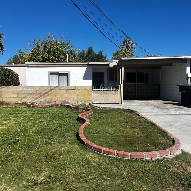 Building Photo - 55+ COMMUNITY- 2 BEDROOM 2 BATH FOR RENT A...