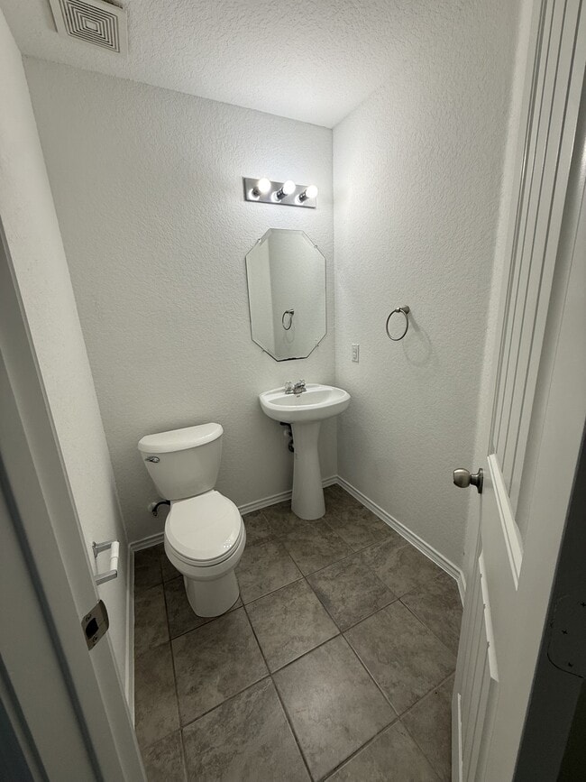 Photo - 1045 Polmont Ct