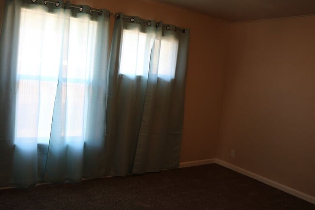 Photo - Affordable 3 bedroom on a quiet street