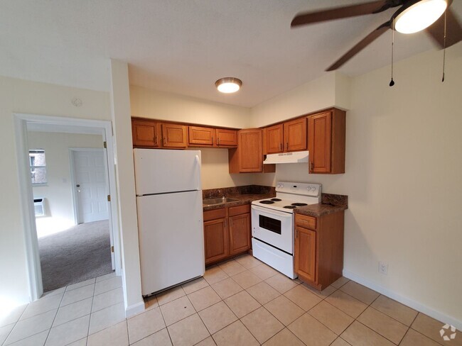 Building Photo - Waverly Rd Unit 1121 Rental