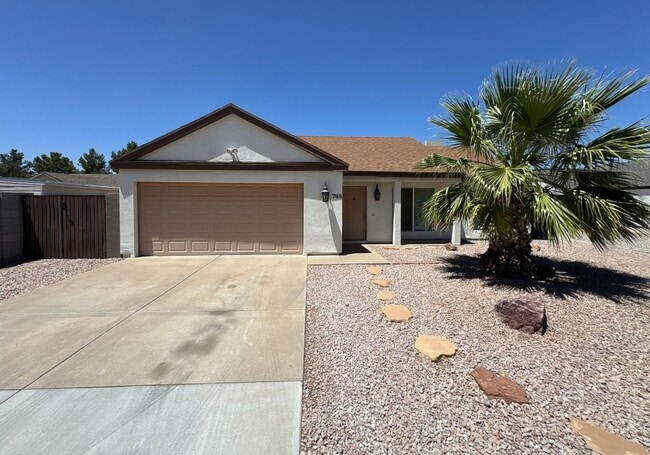 Building Photo - Stunning 3-bedroom, 2-bathroom home located in the highly sought-after city of Chandler, AZ.