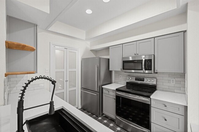 Photo - 4711 Spicewood Springs Rd Unit 2-107