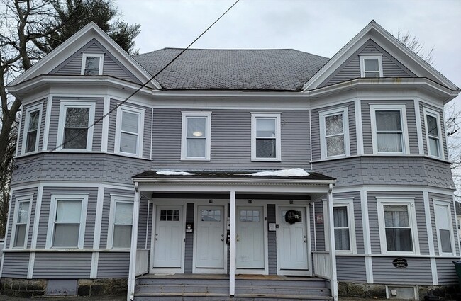 Building Photo - 15 Hampton Ave Unit 15