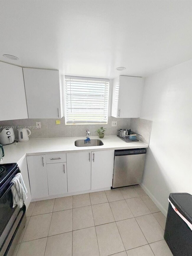 Building Photo - 2921 NW 68th Terrace Unit 1