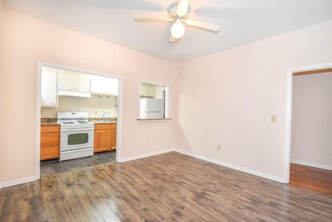 Photo - 7 1/2 Kracke Street - Apt D