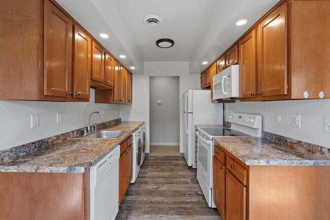 Van Antwerp Village Apartments