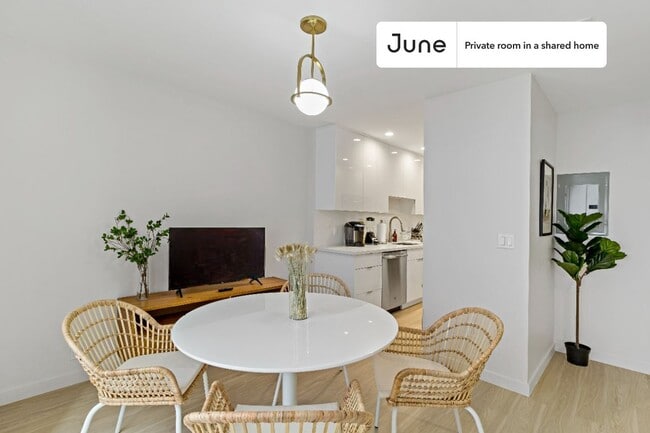 Photo - Room in Shared 5 bed/3.5 bath home Unit D