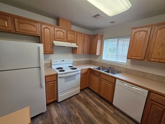 Photo - Duplex in a Well Maintained Community