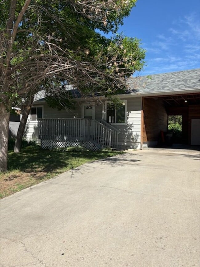 Photo - 3 BEDROOM | 2 BATH | DUPLEX | WEST