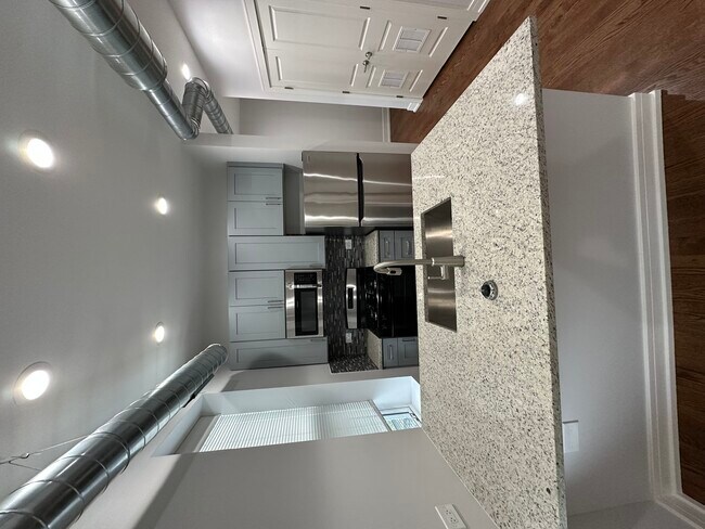 Photo - 1444 W Erie St