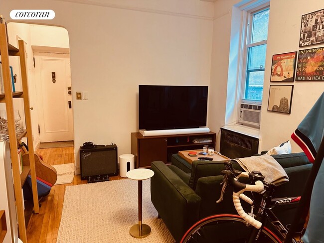 Photo - 101 W 80th St
