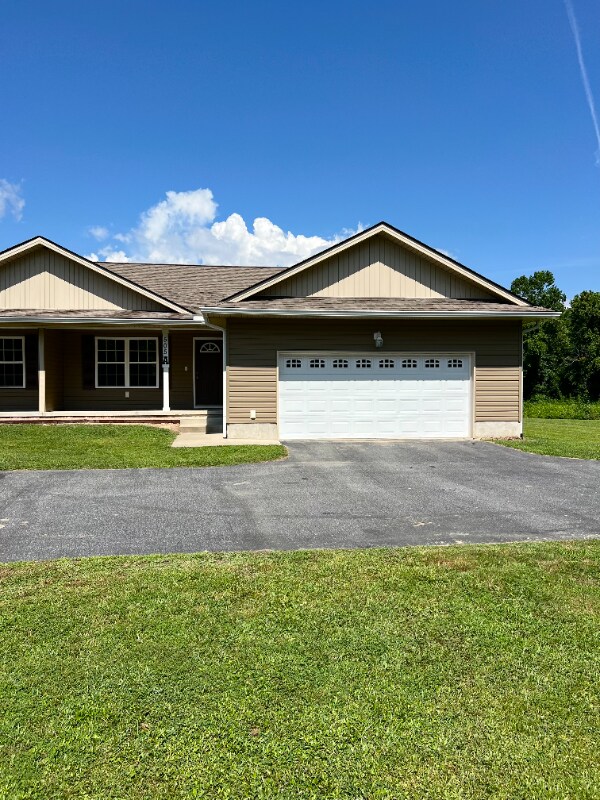 Building Photo - 505 Clear Creek Rd Rental