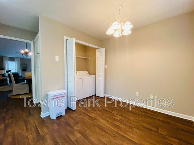Photo - 326 Greendale Pl