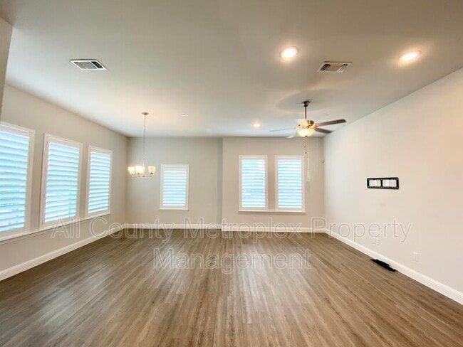 Photo - 6004 Silverado Trl