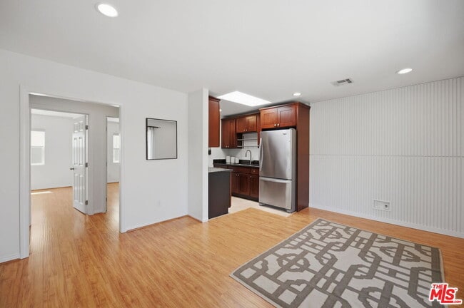 Photo - 340 N La Fayette Park Pl