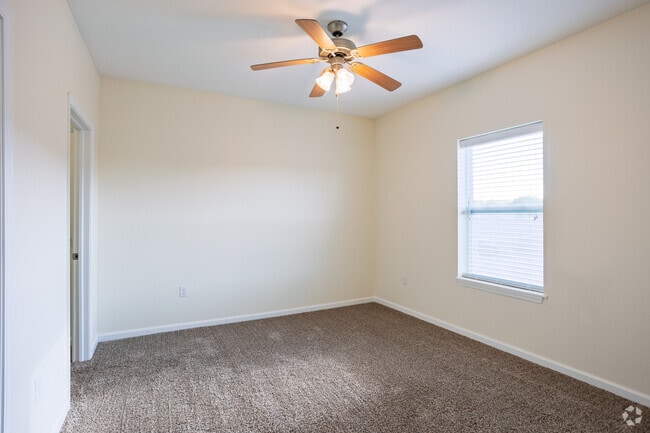 2BR, 2BA - 1033SF - Second Bedroom