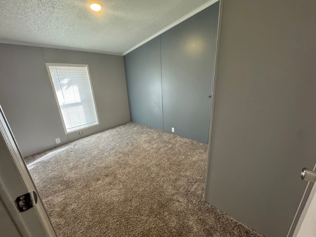 Photo - 2500 Mann Rd