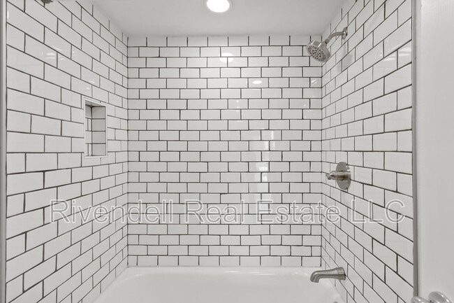 Photo - 130 N Pearl St Unidad 1002