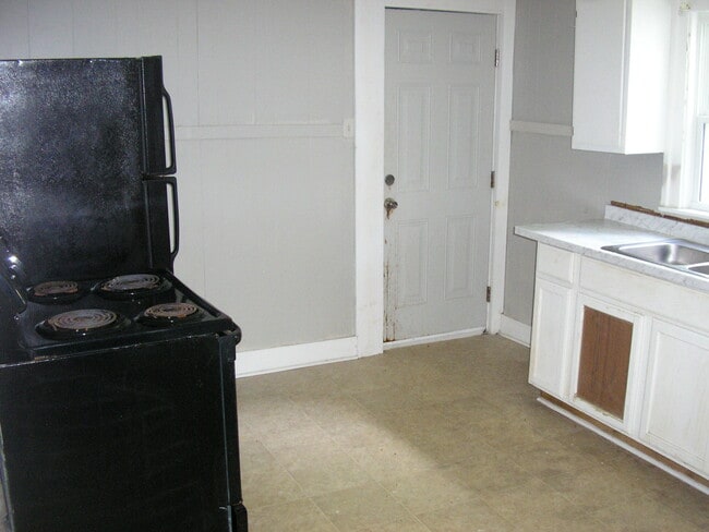 Photo - 630 Woodford Ave Unit 2