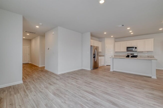 Photo - 128 Checkers Cv