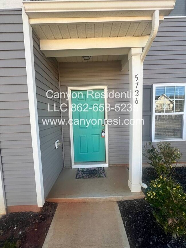 Photo - Beautiful 3 Bedroom 2.5 bath in well sough...
