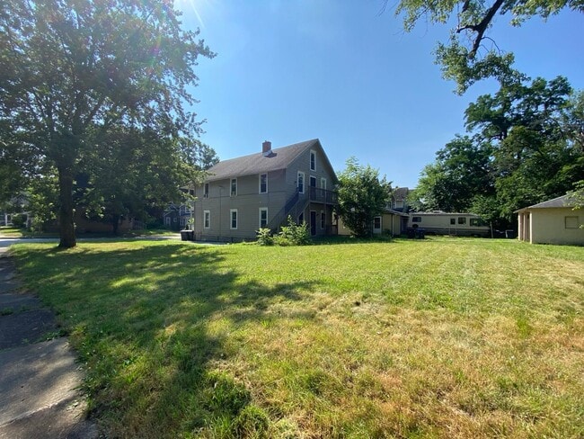 Photo - 198-200 Westwood Ave Akron, OH 44302 MFH2 ... Unit 198