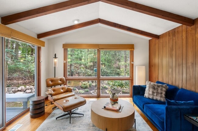 Photo - 10 Pinewood Cir