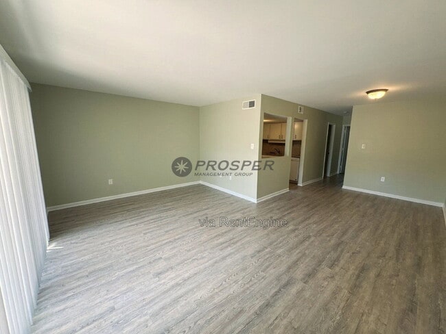 Photo - 925 Cleveland St