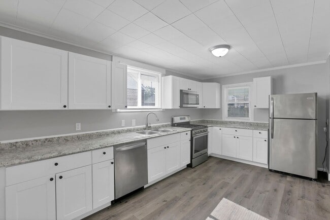 Building Photo - 341 E Markison Ave Unit 341
