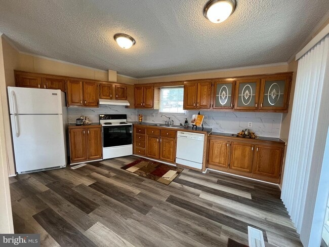 Photo - 218 Bronco Way