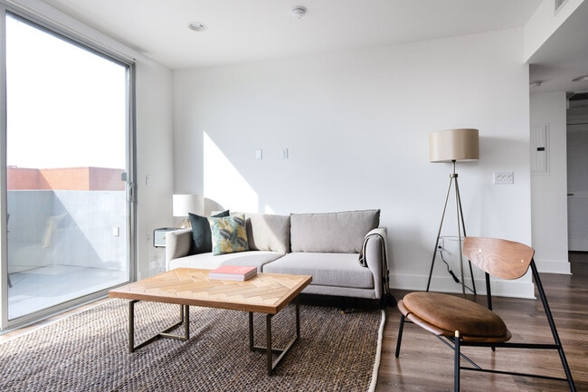 Photo - 10473 Santa Monica Blvd Unidad ID10571A