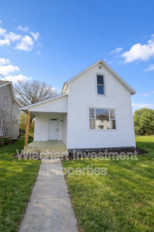 Building Photo - 867 W Spring St