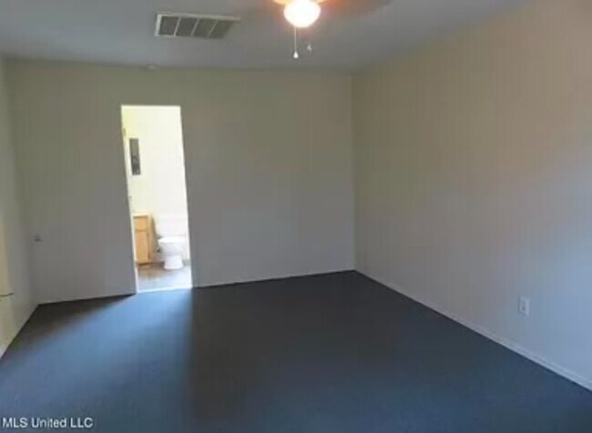 Photo - 6 Clayton Dennis Rd Unidad 103