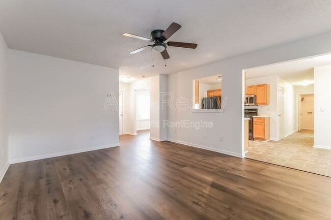 Photo - 828 Marcus Ln