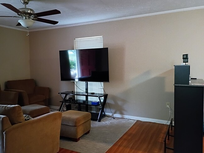 Photo - 902 E Magnolia Ave