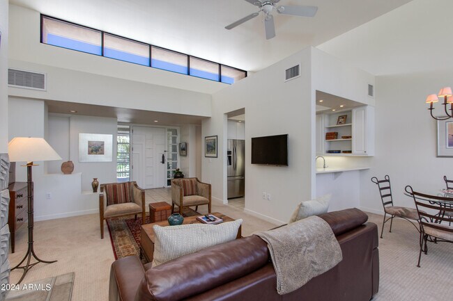 2802 E Camino Acequia Dr
