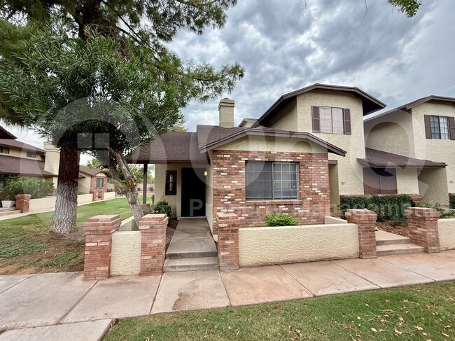 Building Photo - 170 E Guadalupe Rd Rental