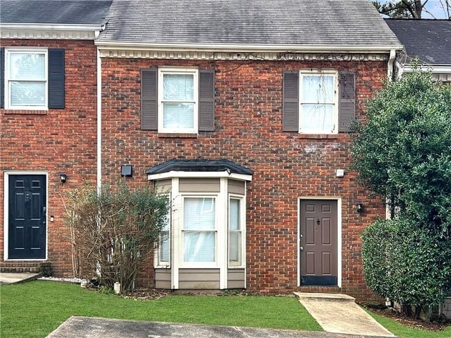 Photo - 1043 Oaks Pkwy SE
