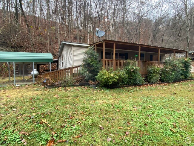 Building Photo - Charming 3 Bedroom Home on 2 Acres in Good...