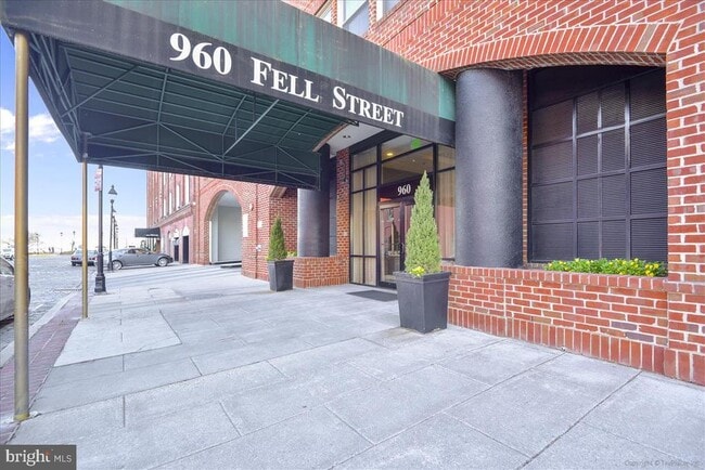 Building Photo - 960 Fell St Unit 703 Rental