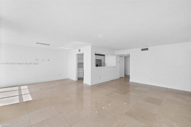 Photo - 3 br, 2 bath House - 1420 Brickell Bay Dr ...