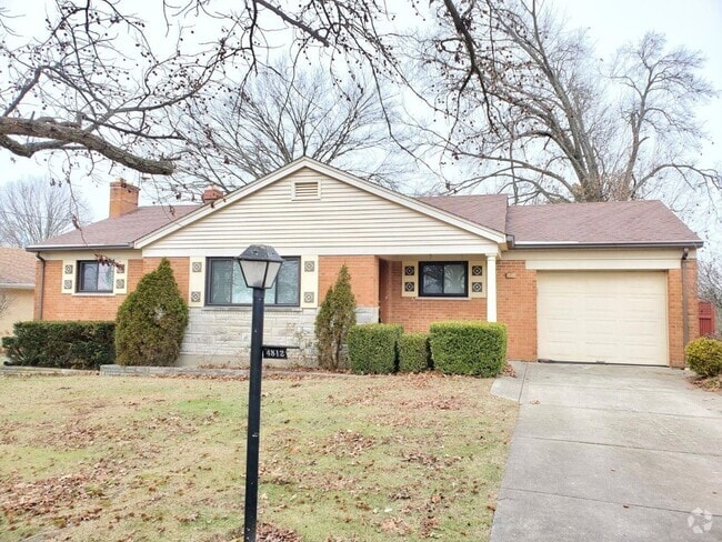 Building Photo - GREEN TWNSHP-2 bedroom 1.5 bath brick ranc... Rental