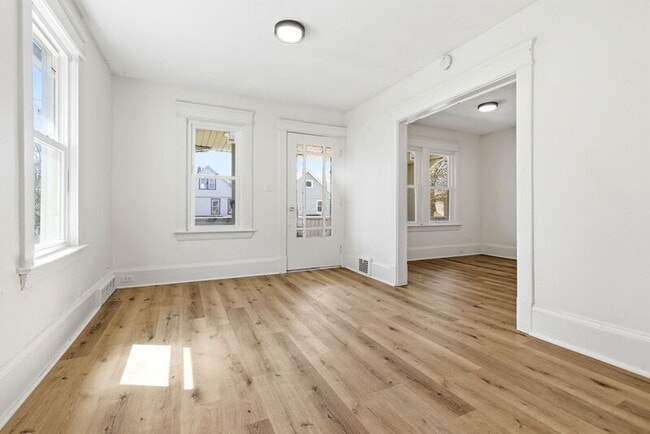 Photo - 2935 E 121st St Unit Upper