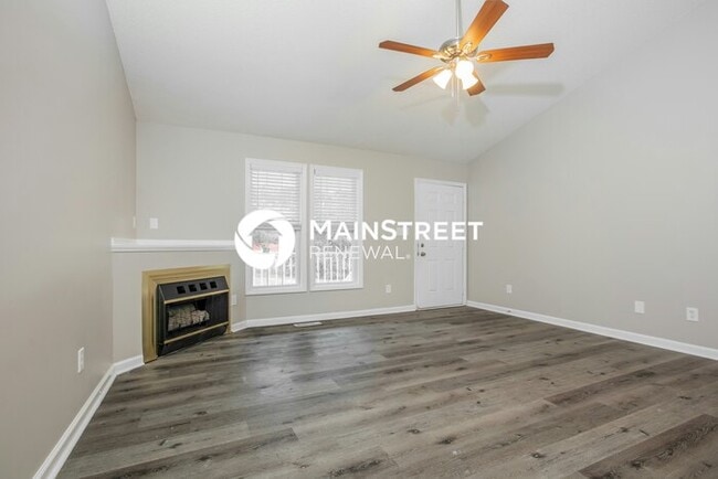 Photo - 3 Bedroom Pet-Friendly Home in Zebulon, NC with Main Street Renewal
